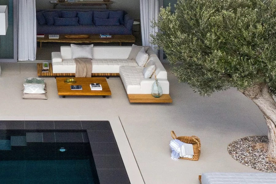OUTFLEXX Icon Ecklounge, natte/natur, Alu/Teak/Sunbrella, 4-5 Personen, inkl. Loungetisch, Seitenablage aus Teak