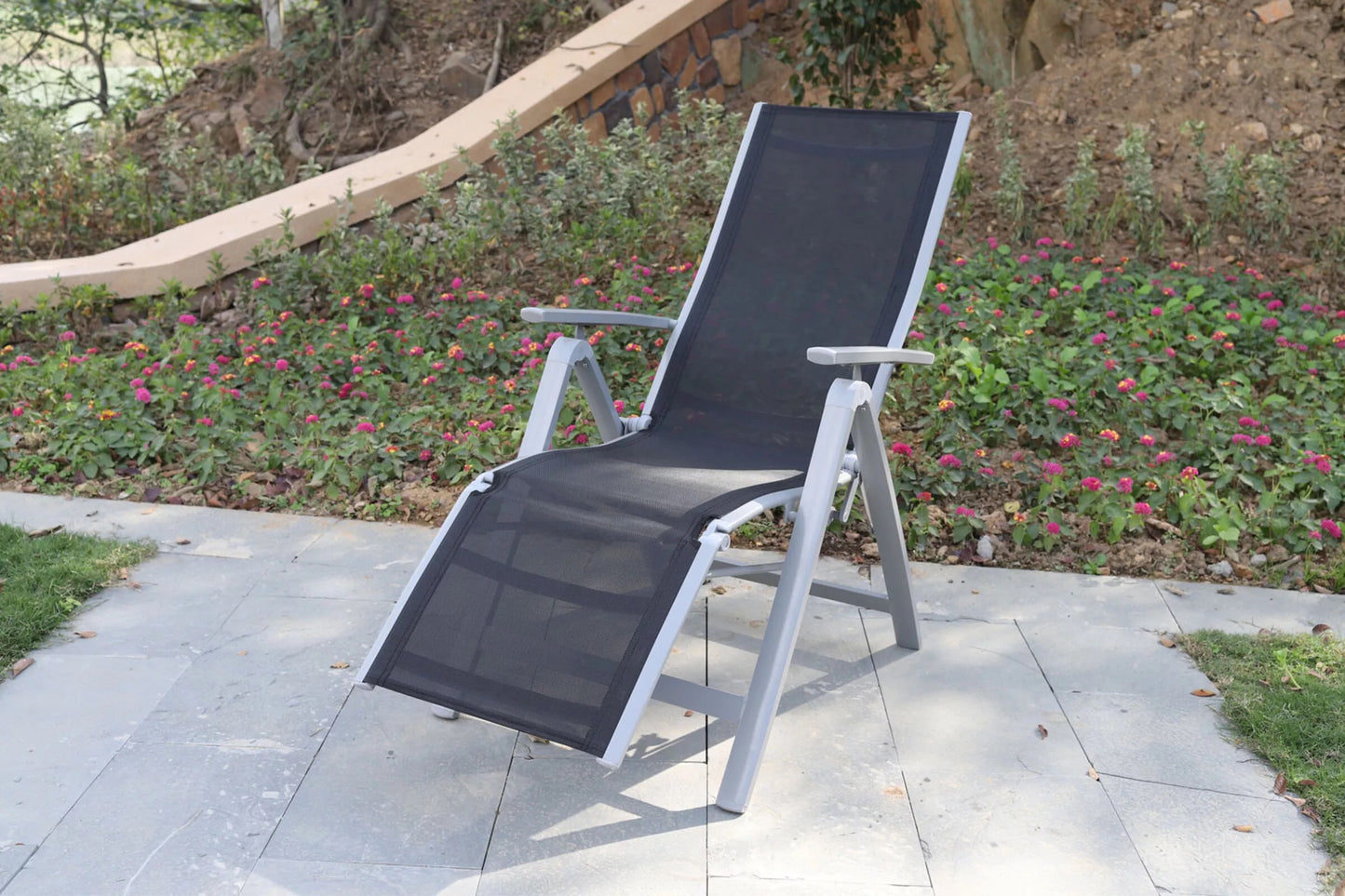 VILLANA Relaxsessel, silber/schwarz, Alu/Textilene, 67 x 58 x 110 cm, klappbar